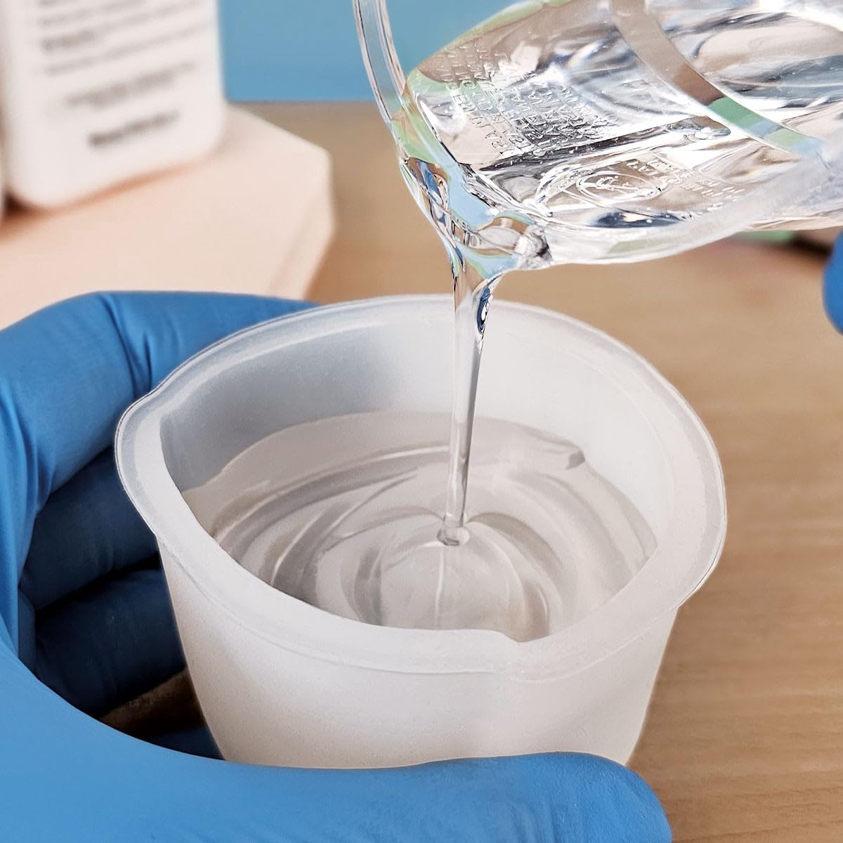 Resina epossidica trasparente, effetto vetro - Perfetta per bricolage, gioielli e modellismo. Colorabile e facile da usare - Liquid Glass Resin (750 gr)