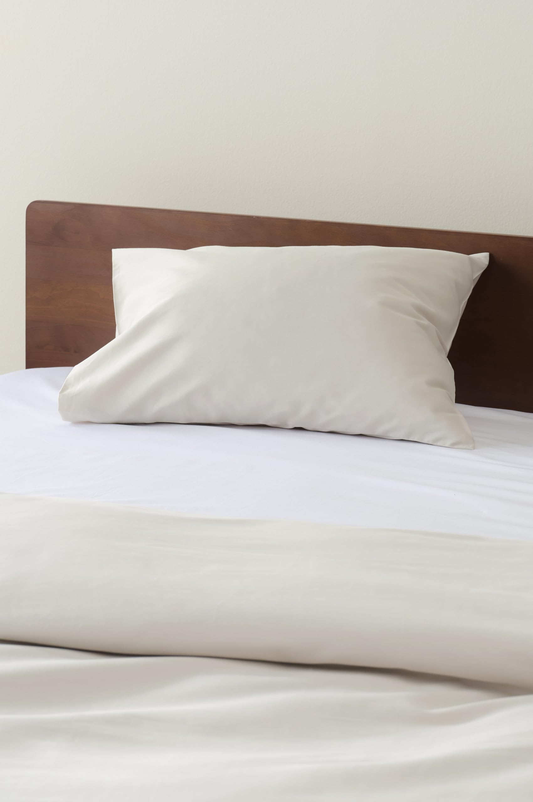 Jotex Zack Satin Pillowcase Exclusive Satin Made of Organic Cotton GOTS Certified Cushion Cover, Beige 80 x 80 cm - Image 2