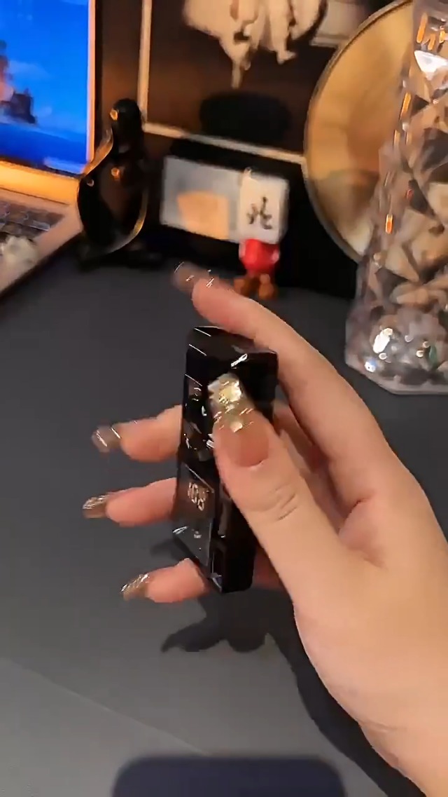 Encendedor de butano con doble llama y carga USB tipo C miniatura 7