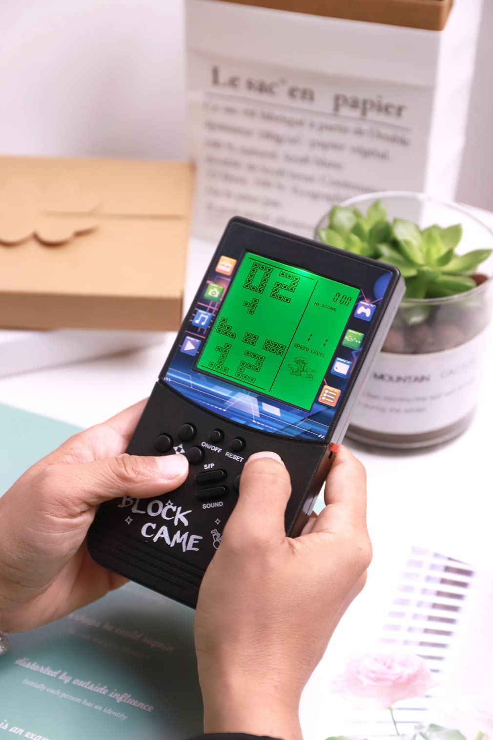 HLF Nuova console di gioco in mattoni a grande schermo retroilluminazione verde integrata 23 giochi multi-modalità puzzle velocità e difficoltà possono essere regolate un regalo per i bambini
