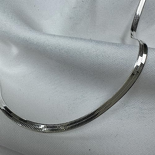 Collier chaîne à chevrons plats argent sterling pour sublimer vos tenues