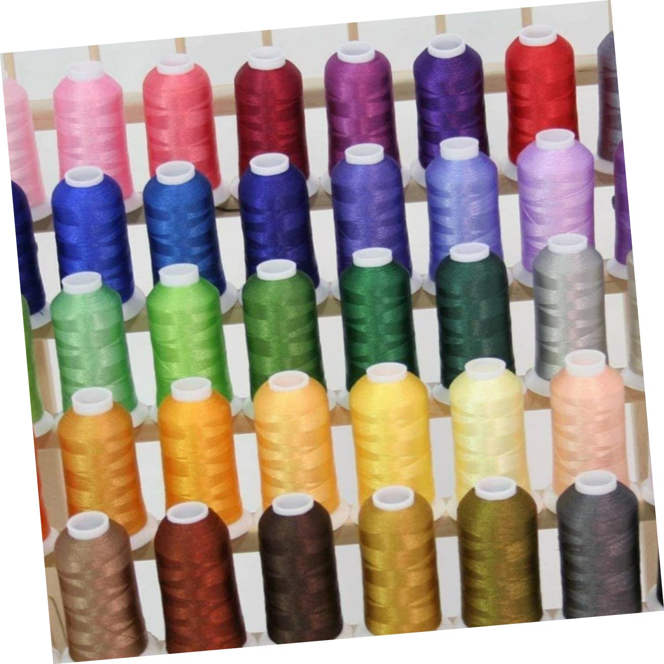 Hilo de Bordar de Poliéster 120d/2 500m, 4 Colores