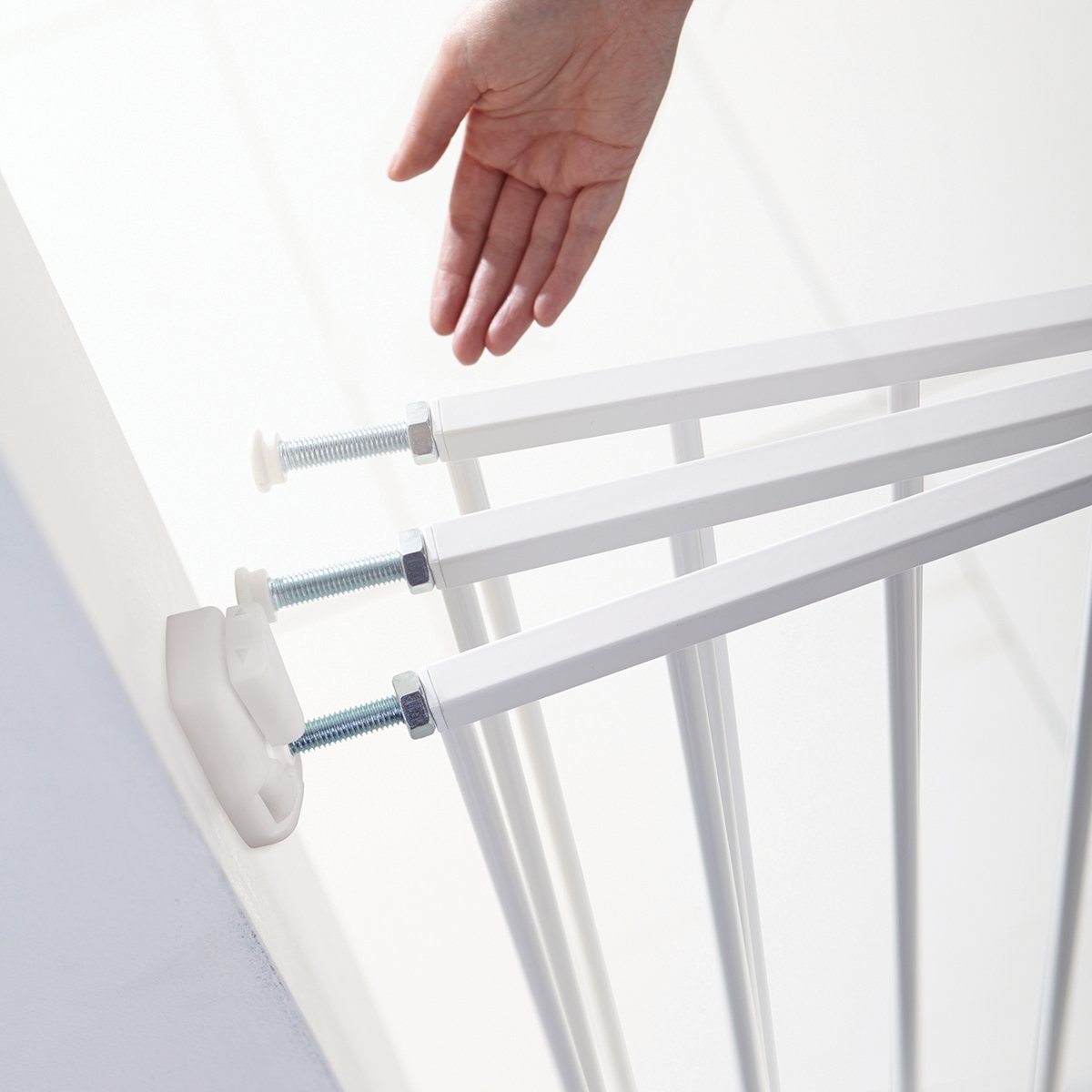 Munchkin Barrière de Sécurité Extensible Easy Close Bébé & Tout-Petits | Barrière de Sécurité Large pour Escaliers & Portes | Sans Barre | 64.5-102cm | Blanche