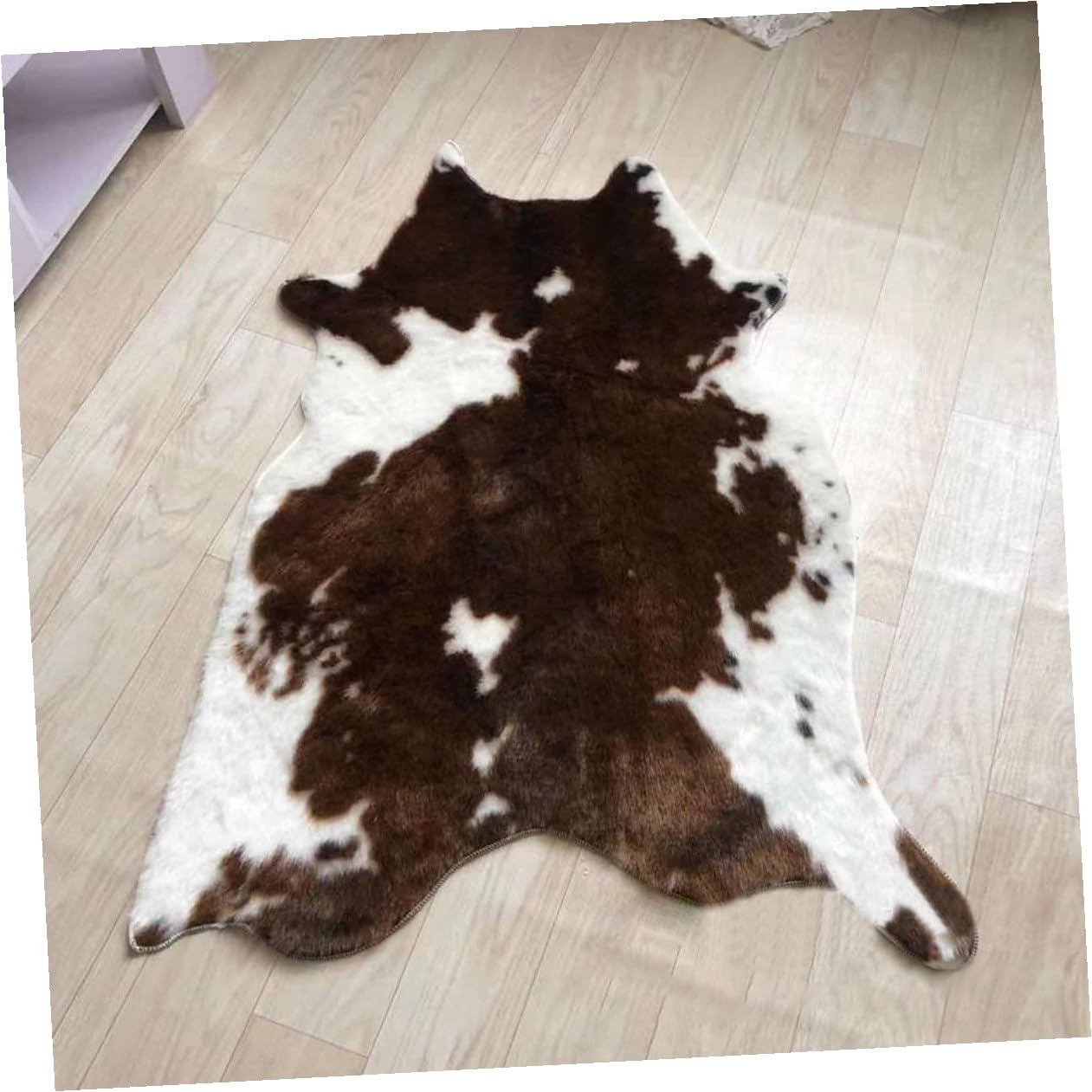 Tapis Doux Confortable et Chaleureux Motif Peau de Vache Marron Imitation Cuir Léger et Décoratif Tapis de Sol Touffeté pour Salon ou Chambre