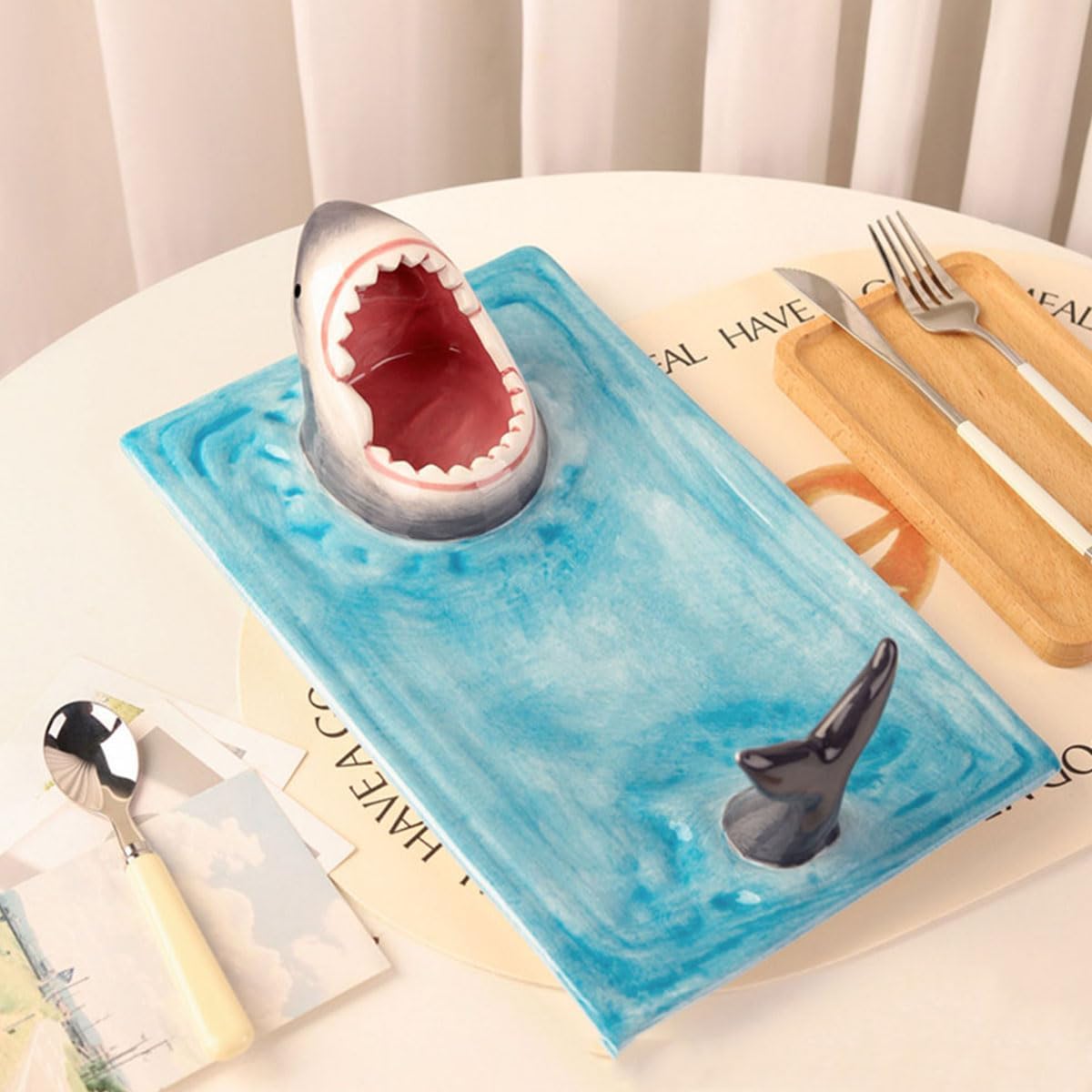 Ceramic Shark Plate,Blue Shark Sushi Plate,Creative Shark Shaped Serving Platter,Food Serving Tray with Dipping Sauce Bowlfor Shark Party Lovers (Round plate)