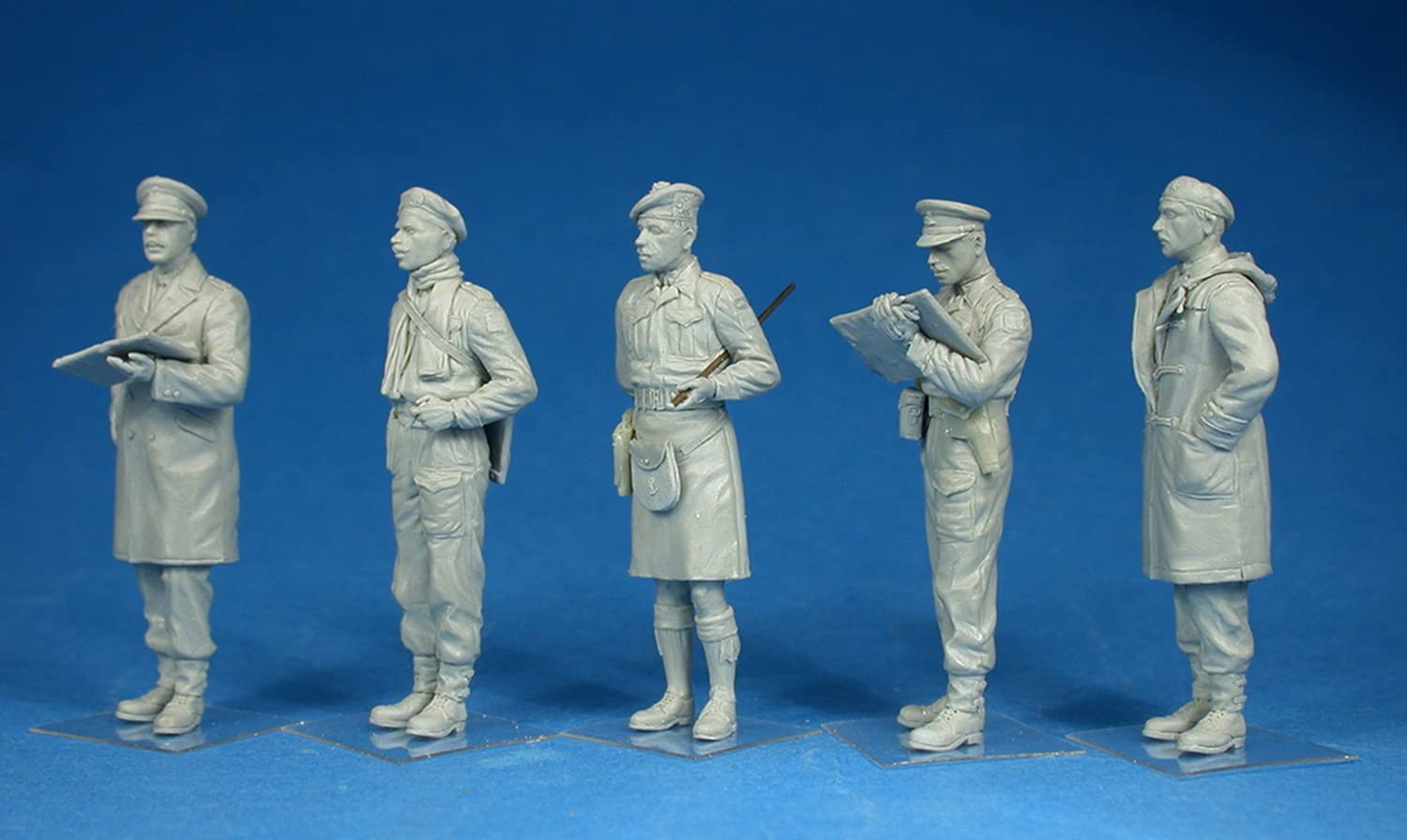 ミニアート 1/35 イギリス士官 5体入り プラモデル 9jupf8b Amazon | ミニアート 1/35 イギリス士官 5体入り プラモデル
