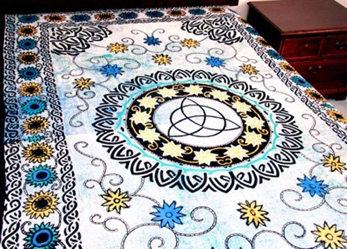 4Rissa Floral Triquetra Celtic Tapestry Bedspread Wall Hanging
