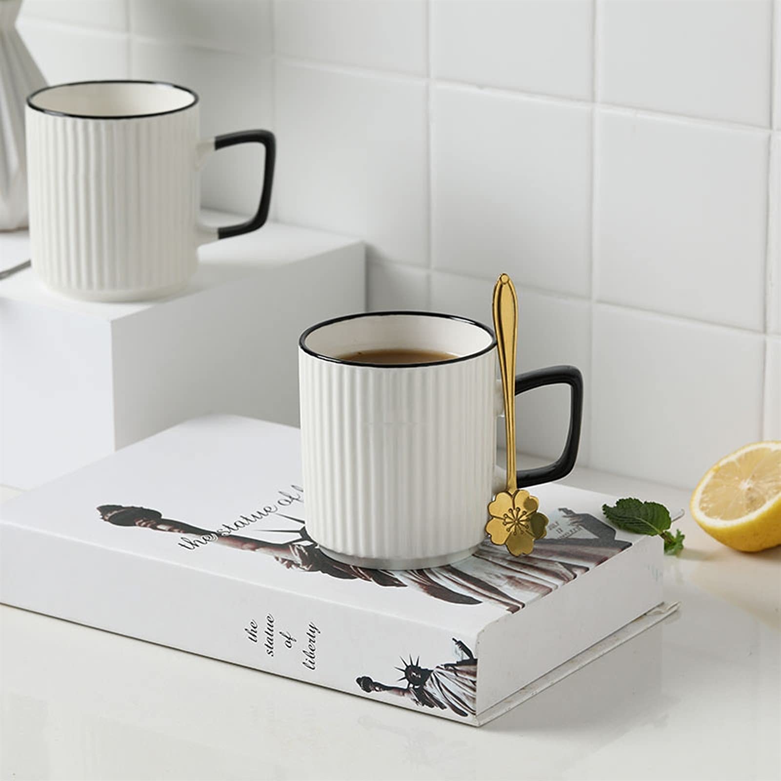 Kubek do kawy, filiżanka do herbaty kreatywny ceramiczny kubek śniadaniowy 13,5 uncji kubek na wodę z łyżeczką może być używany do przechowywania płatków owsianych i mleka