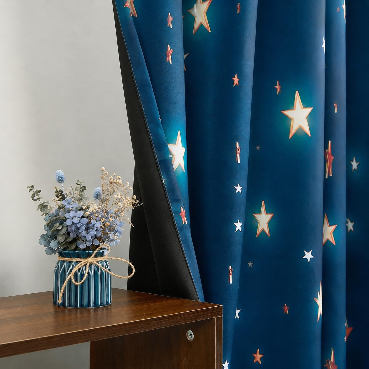 YONGFOTO Cortinas Opacas Espacio Habitación Infantil Niño Estrellas Azules | Estrellas Doradas Brillantes Cortinas Térmicas Opacas para Dormitorio con Ojales 2 Paneles 140 x 229 cm
