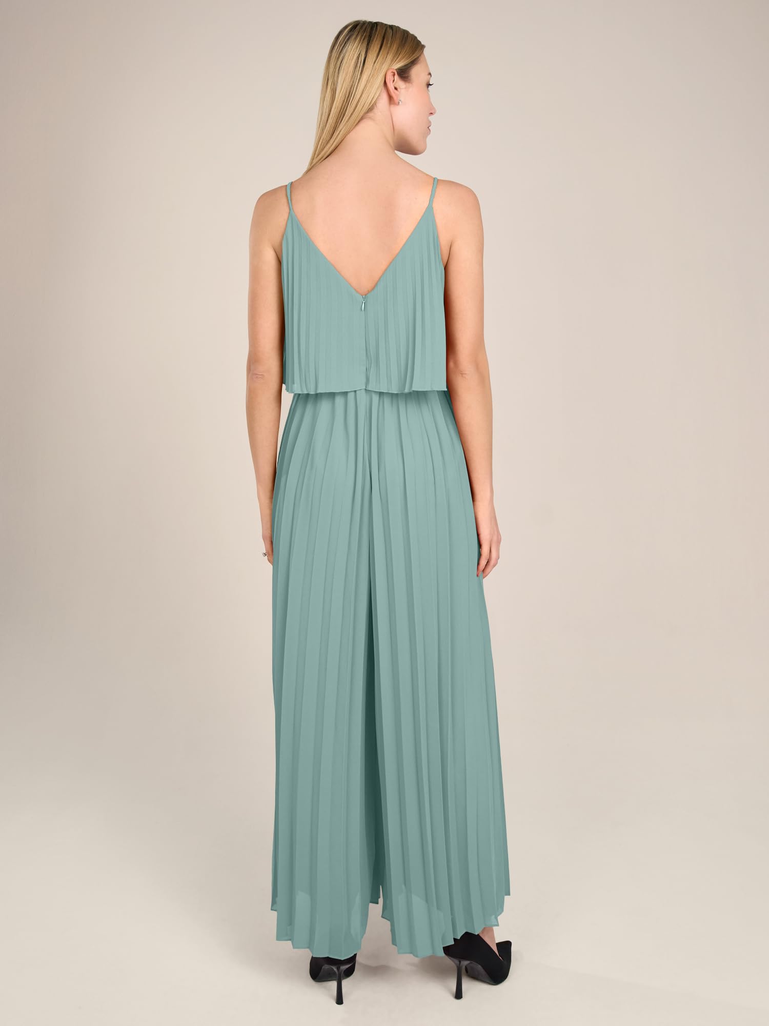 APART Plisseeoverall aus leicht körnigem, plissierten Chiffon mit Plisseefalten,