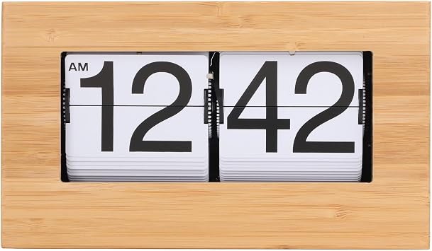 Flip Desk Clock, Retro Flip Desk Table Clock, Flip Down Clock, Retro Large Number Flip Down Clock Wooden Auto Flip Desk Clock White Background