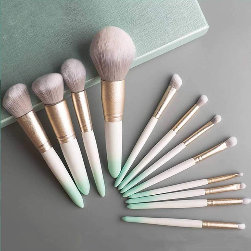 Pinceaux de maquillage dégradés aux poils souples pour un teint parfait