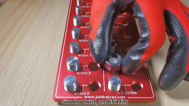 Image of Thread Checker, Rustproof Nut and Bolt Thread Checker, Wall-Mountable Bolt Size Finder Tool, 30 SAE & 30 Metric Thread Gauge, Bolt and Nut Sizer for Quick Measurement