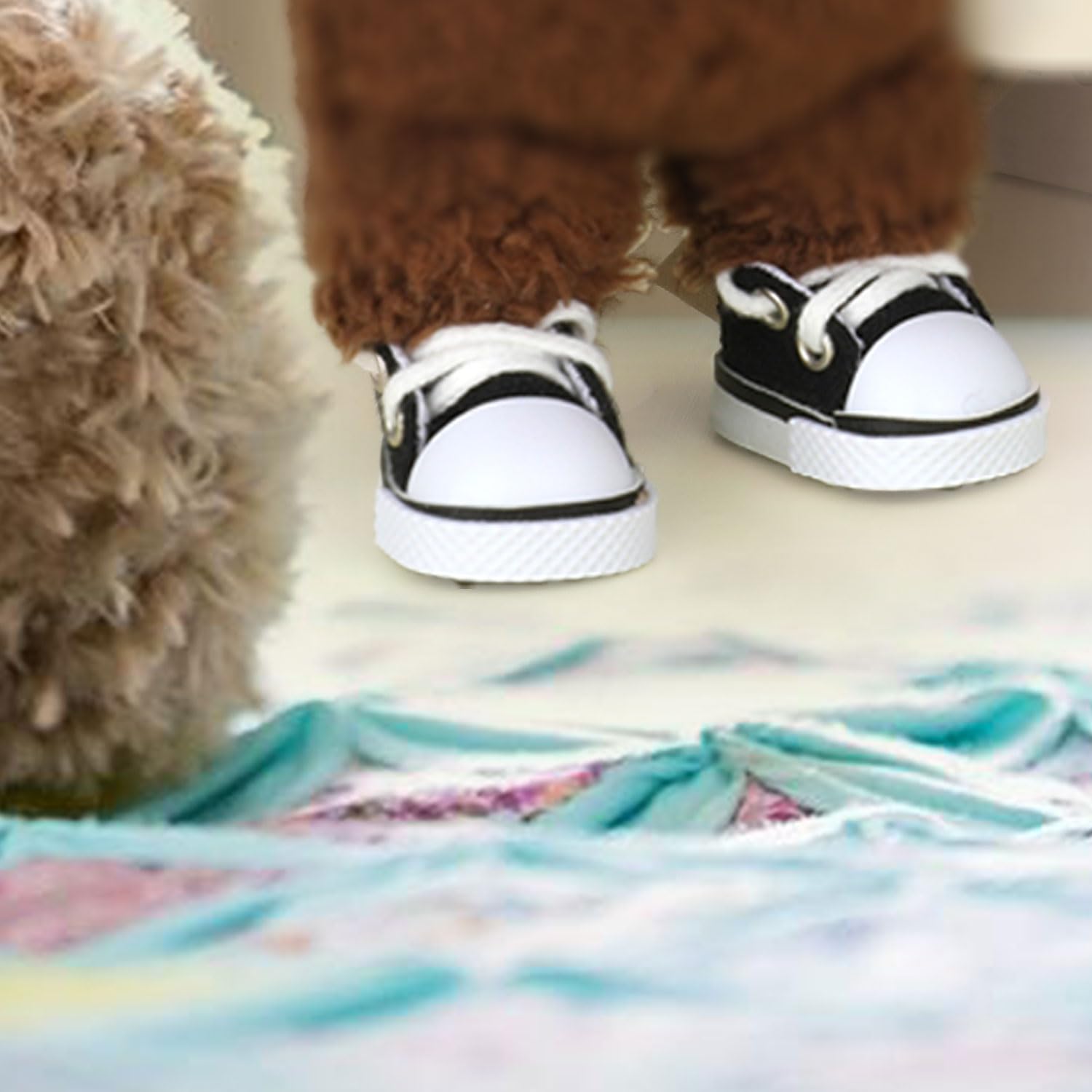 Mikovivi 2 Pezzi di Scarpe e Occhiali per Bambola 17 cm, Mini Scarpe da Ginnastica Casual in Tela con Lacci alla Moda e Occhiali da Vista Accessori per Abiti Bambola Carini (Nero)