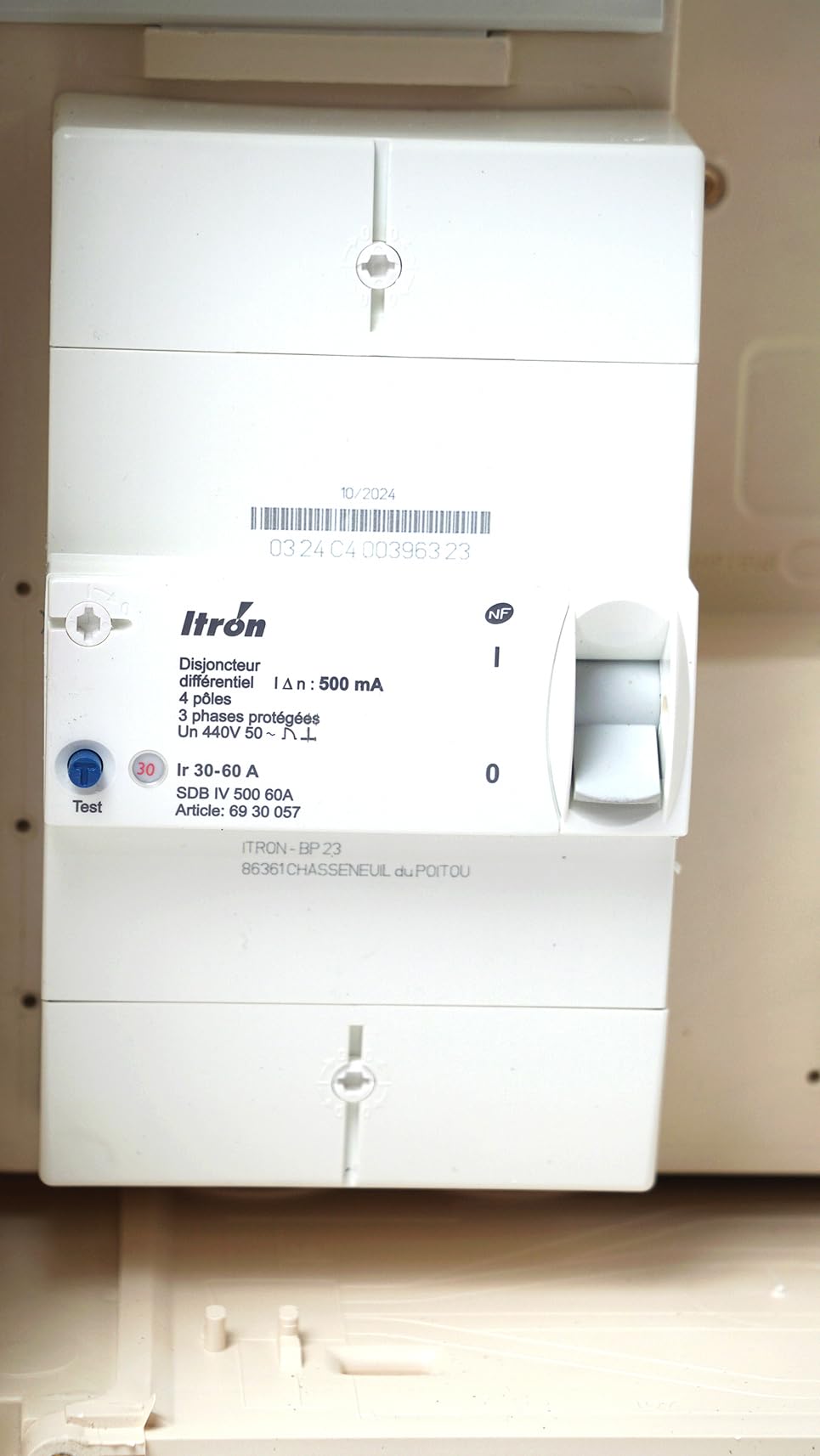 Caja contador de obra trifásica 30/60A 18/36 KVA