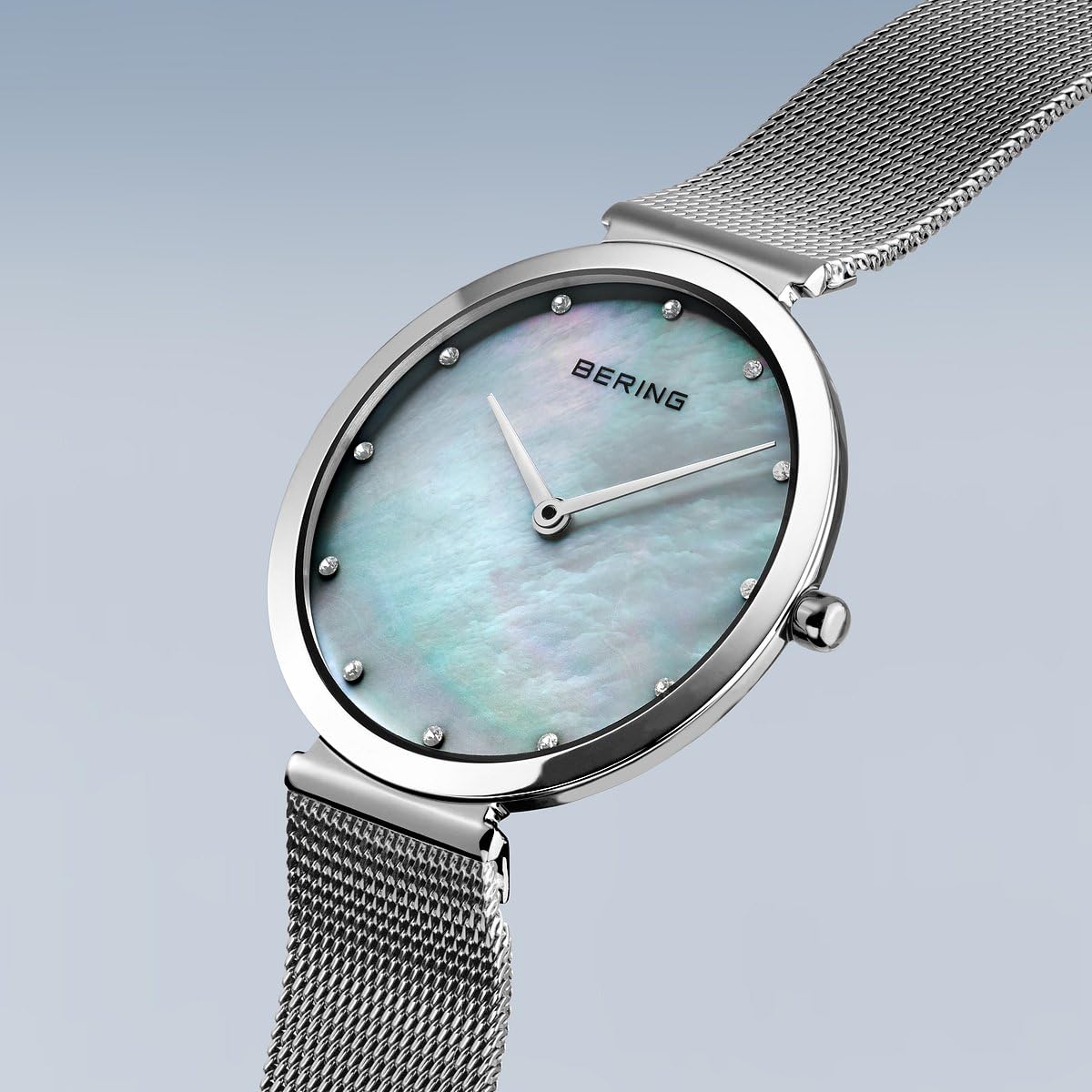 Bering 18132-Charity1 - Reloj de Pulsera para Mujer de Cuarzo, Caja de Acero Inoxidable Azul de 32 mm y Esfera Azul, Correa de Malla milanesa, Cristal de Zafiro, 3 ATM, Plateado, 18132-004