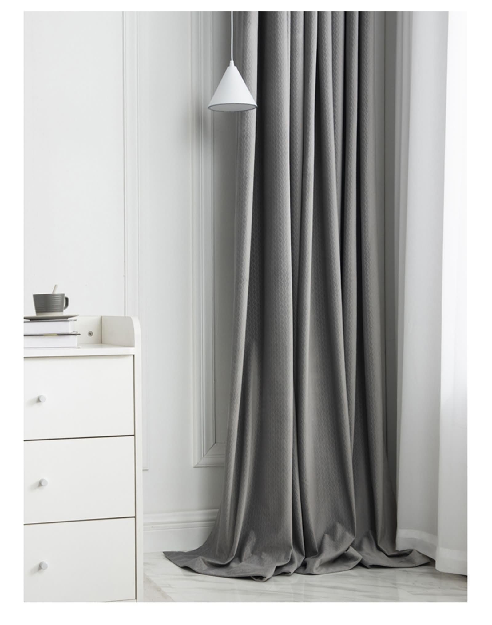 Rideaux isolants anti froid finis les courants d'air dans la chambre