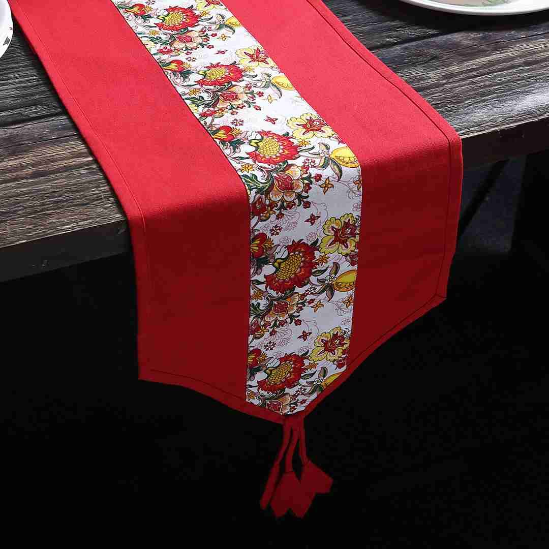 Wonderchef Como Table Runner with Floral Print- Red - Image 6 thumbnail