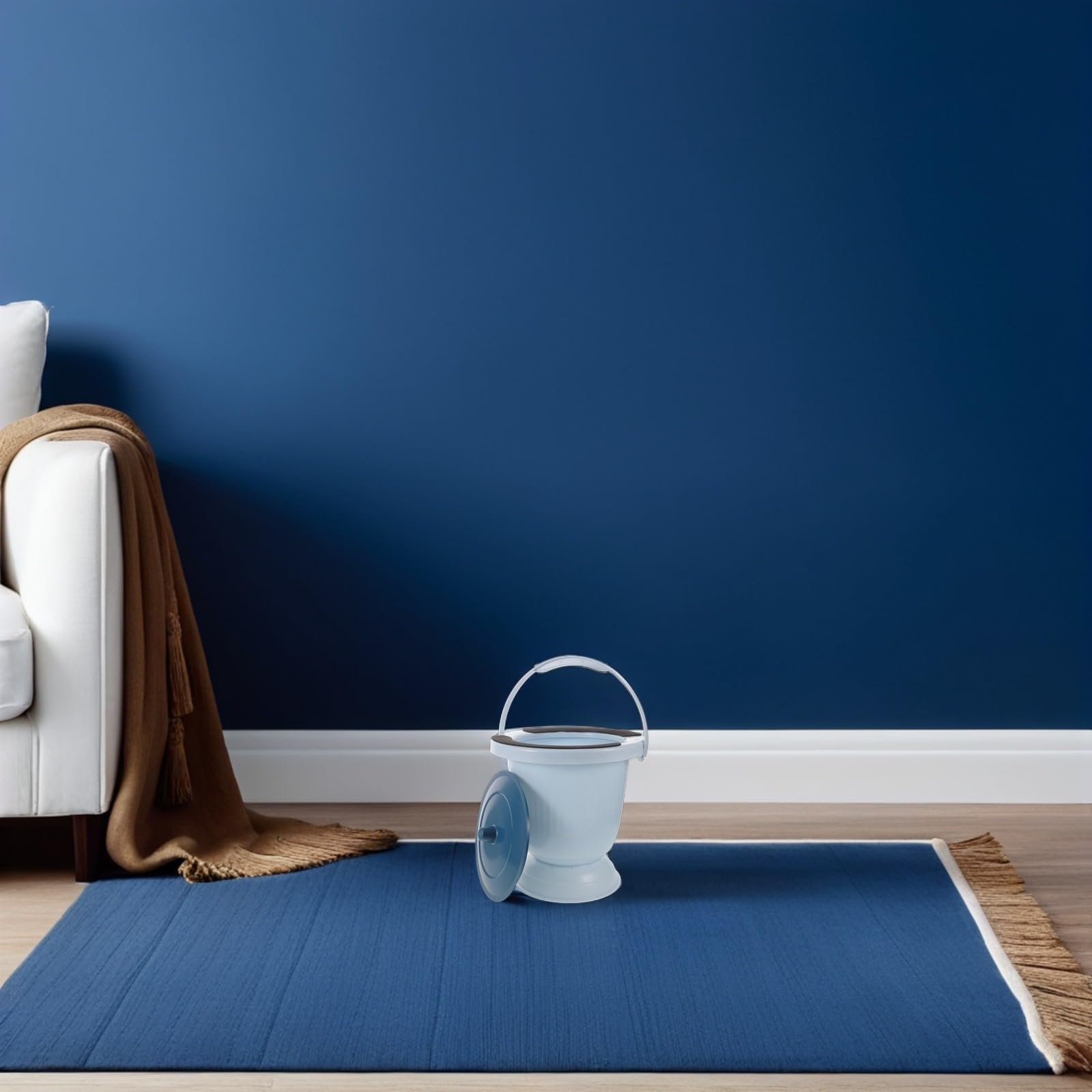 Tragbarer Toiletteneimer mit Deckel aus Kunststoff Auslaufsicherer Urinbehälter für Senioren und Behinderte Unisex Design für Indoor und Familienumgebung Blau