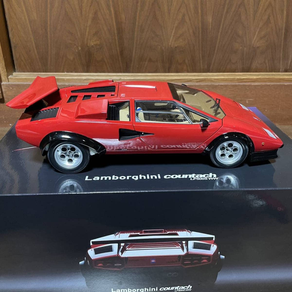 チャンピオンシリーズ 1/12スケール ランボルギーニ カウンタックＬＰ500Ｓ チャンピオンシリーズ 1/12スケール ランボルギーニ カウンタックLP500S