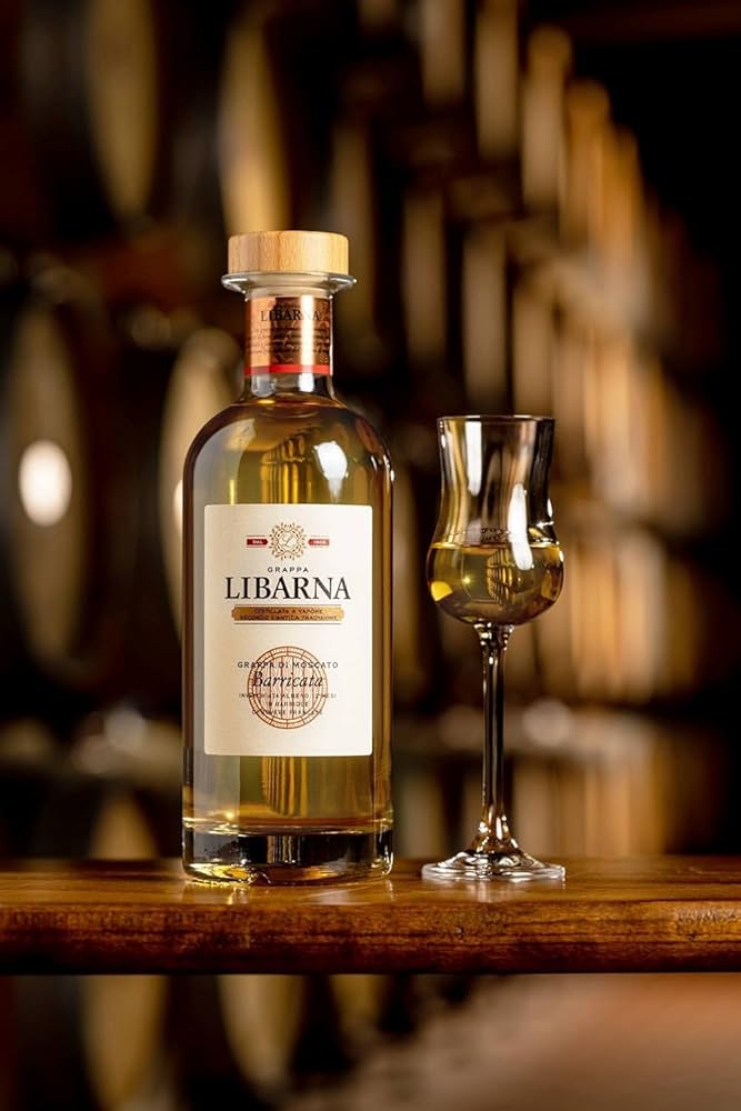 イタリアで購入した　grappa LIBARNA 700ml 40% Grappa Libarna | I Liquori Della Tradizione Italiana