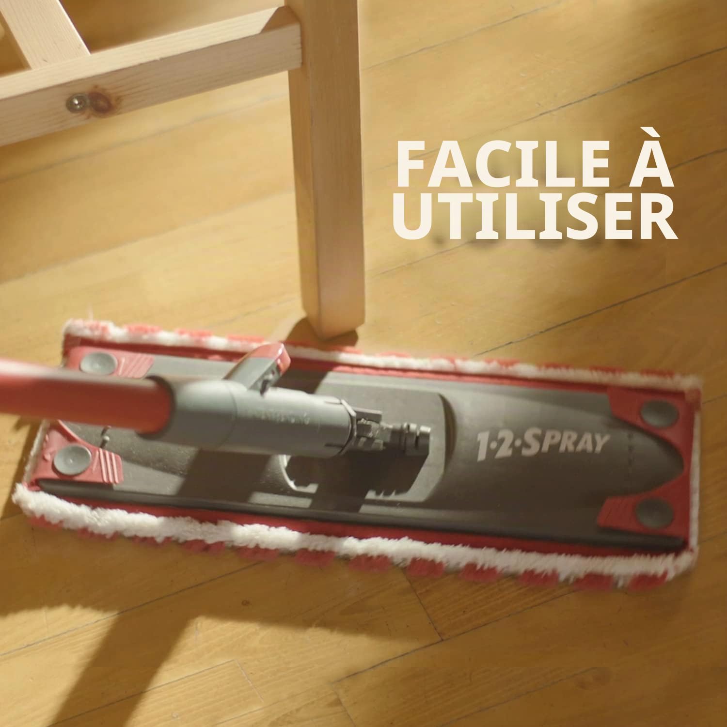 Vileda 1-2 Spray Balai Vaporisateur,Balai serpillère Microfibre avec Vaporisateur,ne nécessite Pas de Seau,réservoir intégré,Convient à Tous Les Types de sols,serpillère Microfibre réutilisable