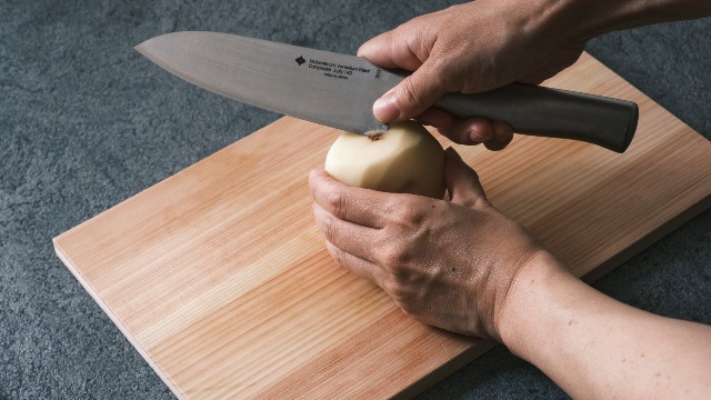 Amazon｜柳宗理(Yanagi Sori) キッチンナイフ18cm 包丁 オール
