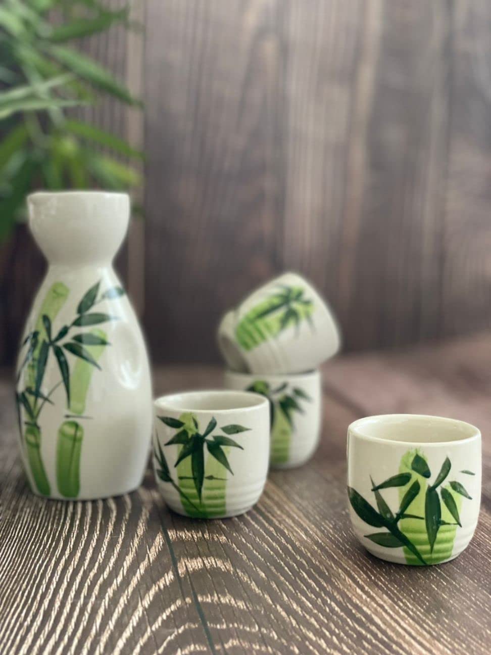 LS LUXURIOUS Green Grass Japanese Porcelain Sake Set with 4 Cups 1 Decanter/Bottle/Carafe