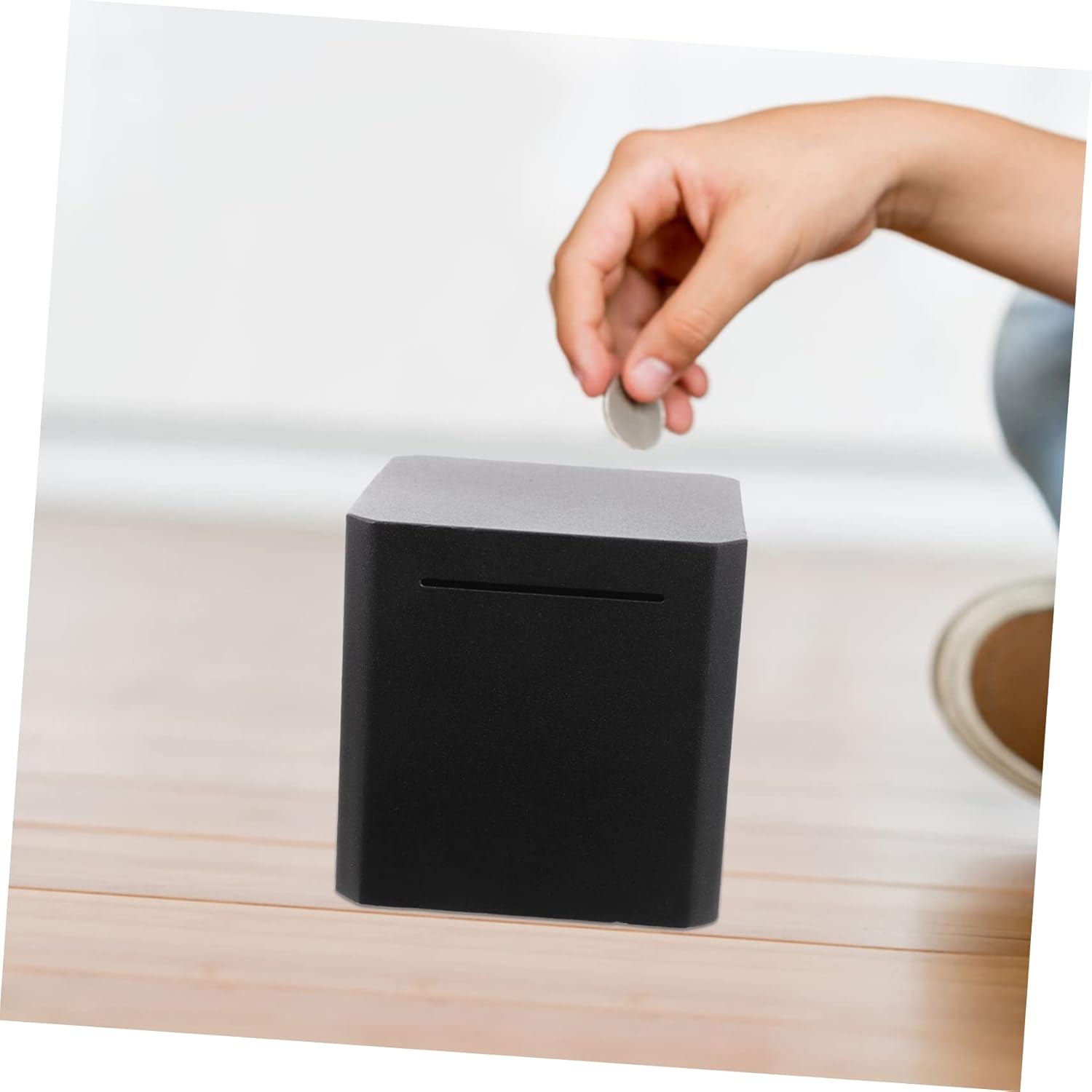 Unbreakable Metal Piggy Bank for Boys and Girls and Adults Stylish Storage Holder for Saving Money for Birthdays and Festivals Design