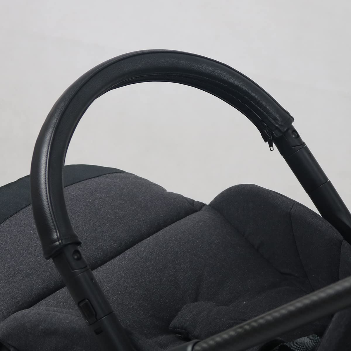 Copertura per maniglia in pelle ecologica in poliuretano, compatibile con passeggino Cybex Melio Carbon, custodia paraurti per passeggino, accessorio per passeggino (per paraurti, nero)