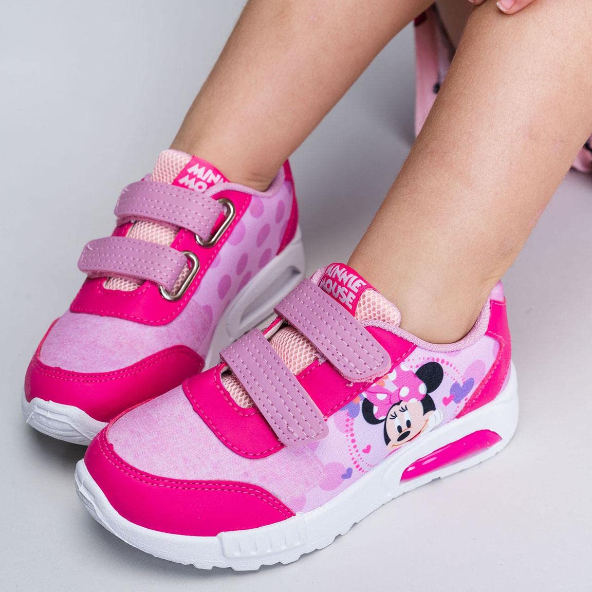 CERDÁ LIFE'S LITTLE MOMENTS - Zapatillas Niñas Luces de Minnie Mouse con Velcro para Facilitar su Independencia y Comodidad