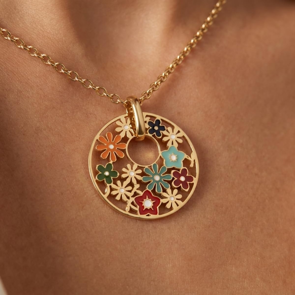 Viceroy Colgante Kiss para Mujer de Acero Inoxidable con Baño en Tono Dorado - Diseño Multicolor - Joya Femenina Ideal para Regalo Día de la Madre