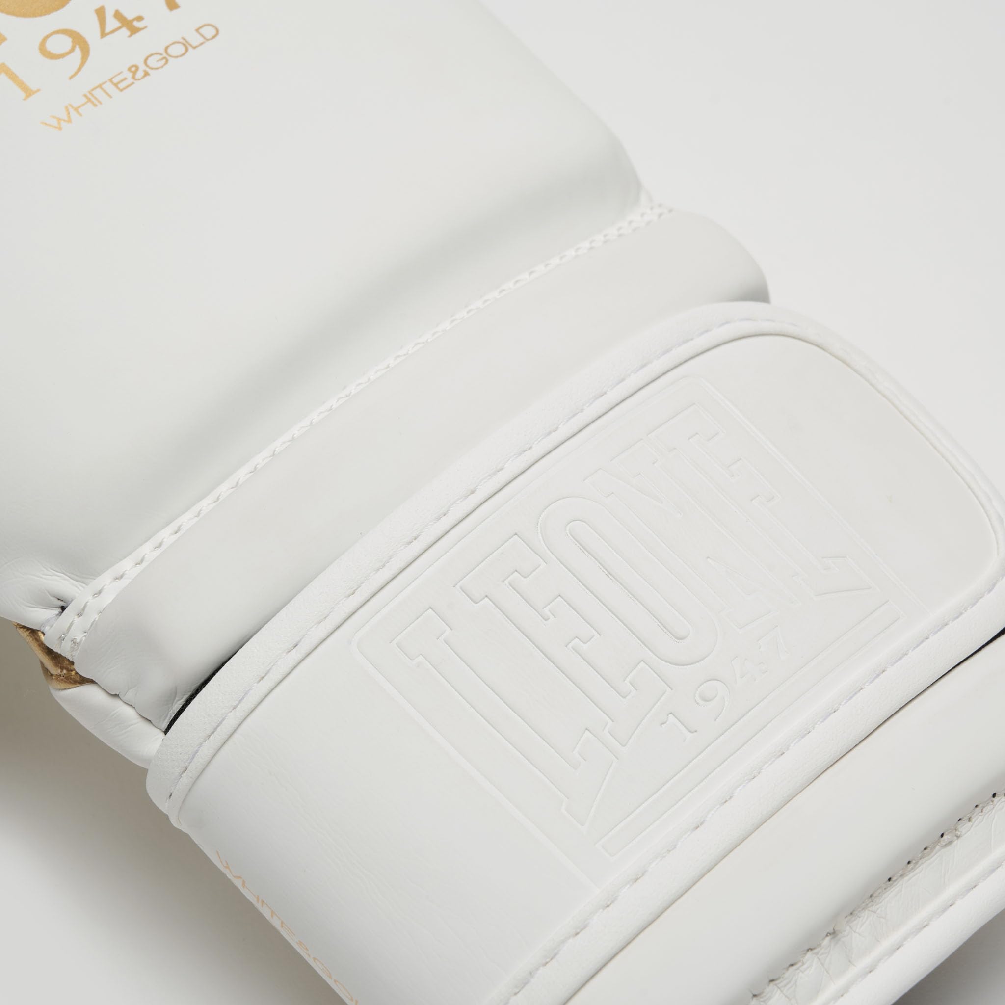 Amazon.co.jp: LEONE 1947 ボクシング グローブ ユニセックス [ WHITE