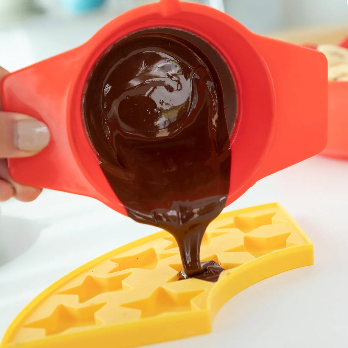 InnovaGoods - Macchina 2 in 1 per Dolci Gelati e Fonduta di Cioccolato, Design Multifunzionale, 4 Stampi in Silicone, Ciotola Estraibile, Cucina Sana, Rosso, Mediano, Acciaio