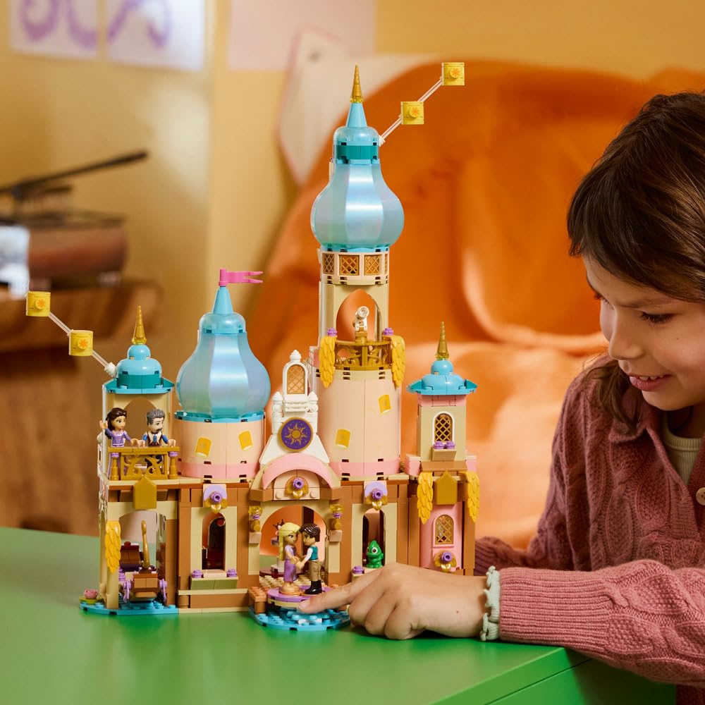 LEGO ǀ Disney Princess Zamek Roszpunki 43297 | Zamek z bajki i 6 postaci, zabawka dla 6-latki, prezent dla dziewczynki i chłopca, zestaw klocków dla dzieci, 676 elementów