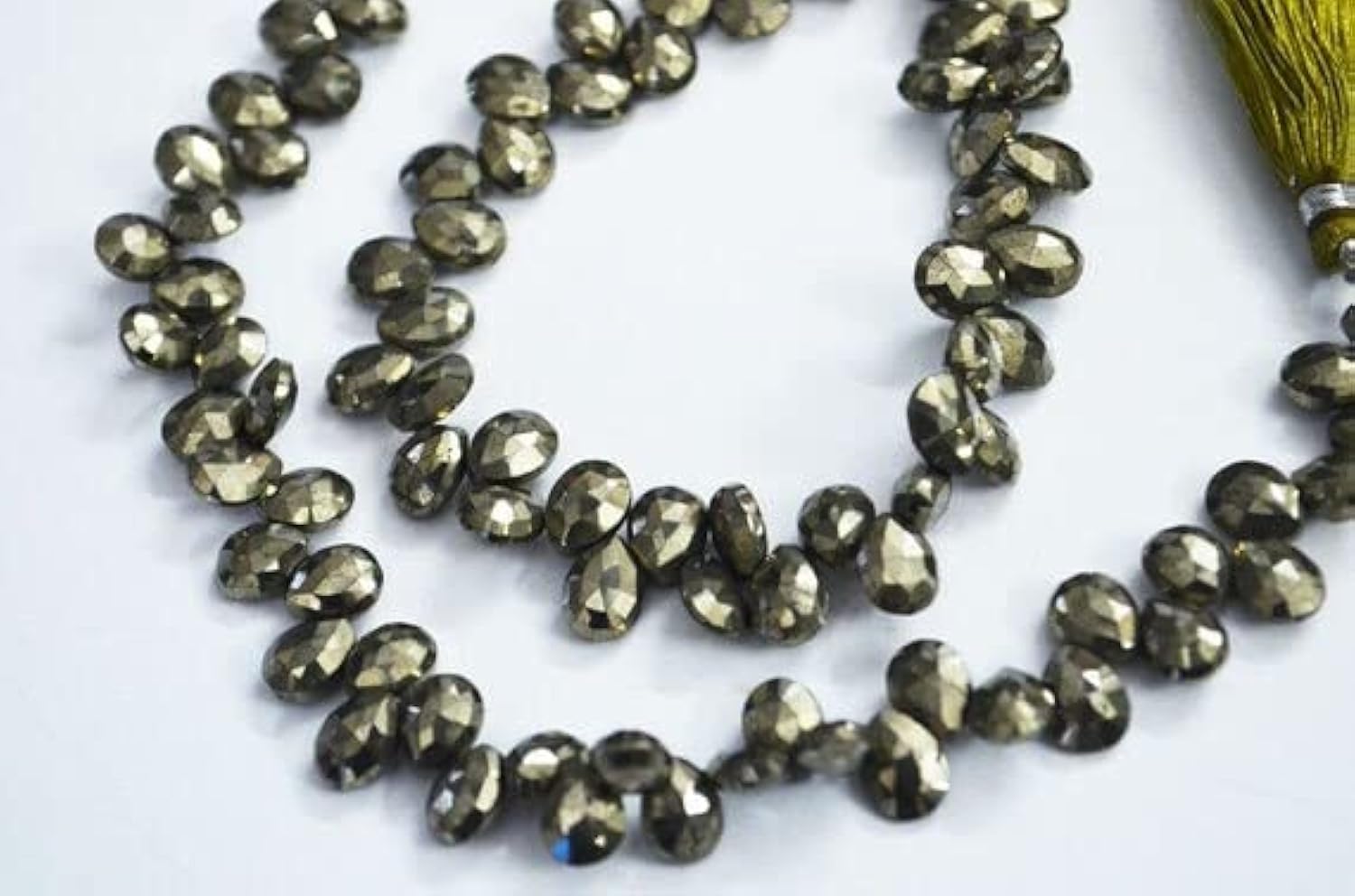 Pyrite naturelle pear briolettes de 7x10 mm pour enfilage et création de perles