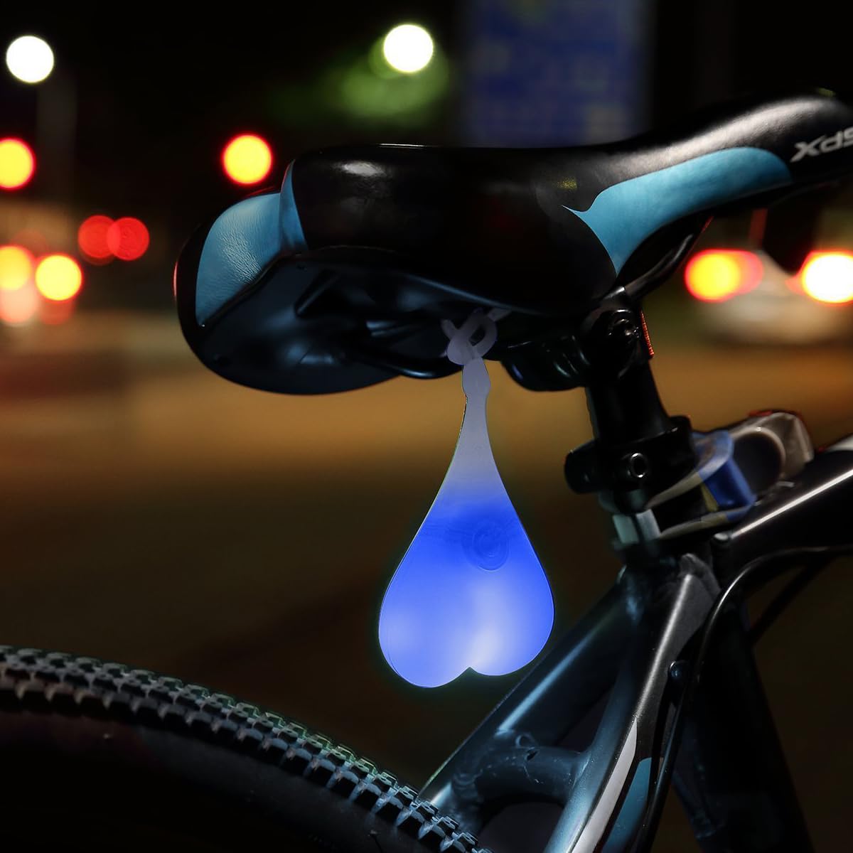 Feux arrière de Boule de vélo, 2PCS lumières d'avertissement de Coeur de vélo, Lampe d'oeuf LED Essentielle de Nuit, imperméable - Rouge Bleu