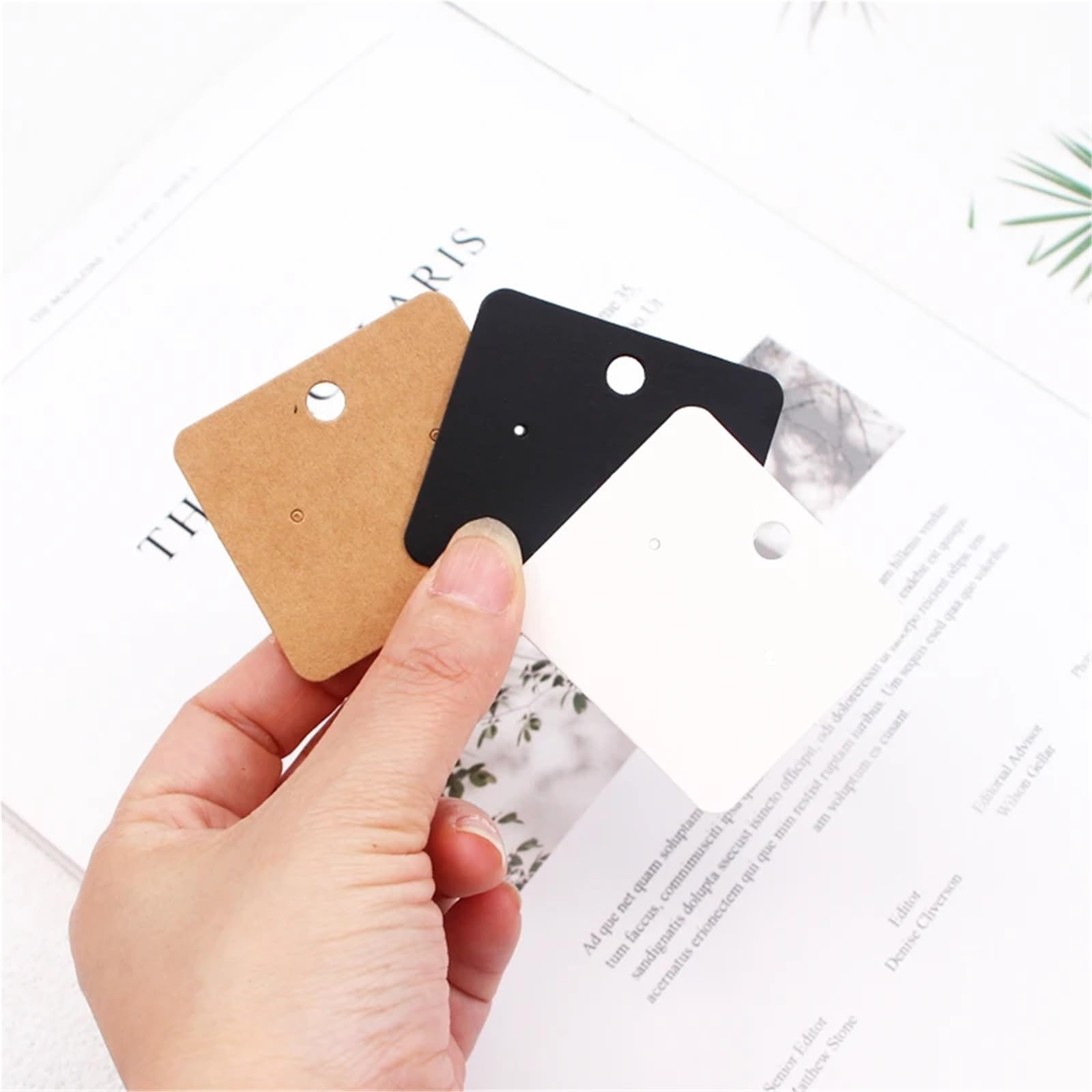 Karty na kolczyki 600 szt. Mały papier 5x4,5 cm Biżuteria Kolczyki do uszu Wyświetlacz Opakowanie Posiadacze kart Cena Wiszące metki(Black)