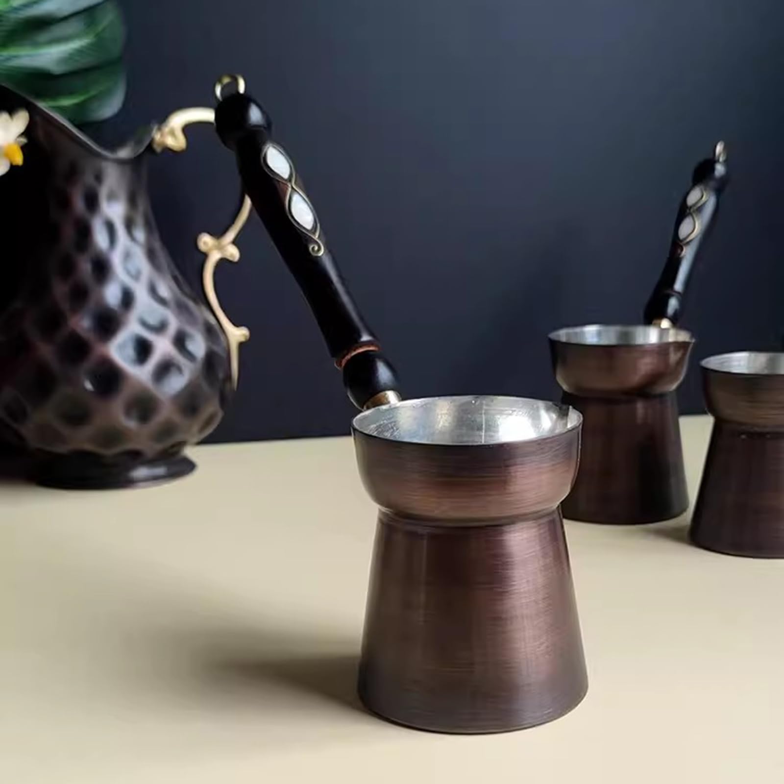 DEDE Copper - Série PCZ (grande - 45 Ml) – Cafetière En Cuivre Massif Gravé/martelé, Turc, Grec, Arabe Avec Poignée En Bois, Cafetière Pour Cuisinière Cezve Jezve Jazva Ibrik Briki (antique