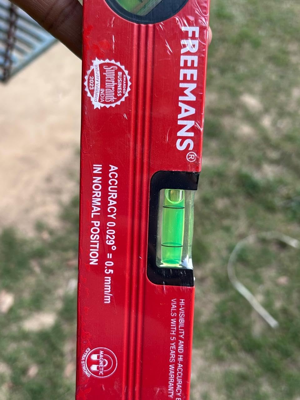 9 Inch Magnetic Torpedo Level with 3 Bubble Vials for Home and Construction Use