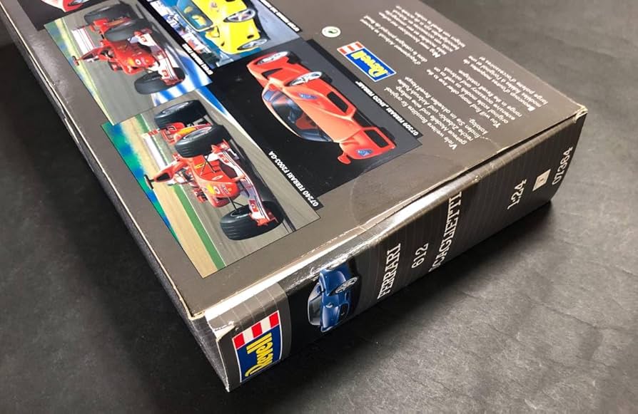 佐々木様 F12BERLINETTA 1/24スケール 1#2#4セット Ferrari F12 berlinetta part01 開封〜捨てサフ FUJIMI 1/24