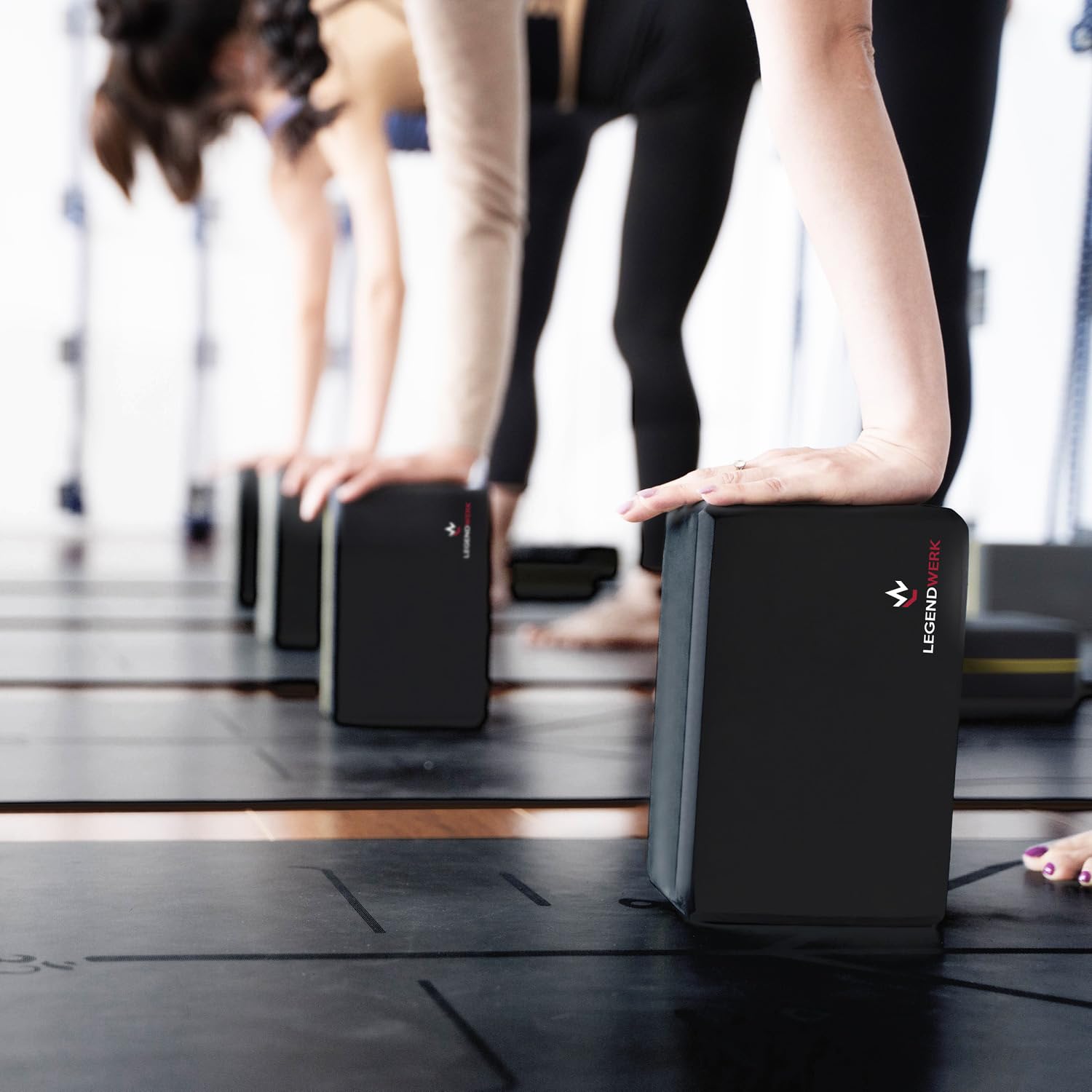 Yoga Block robuste et antidérapant - pack de deux blocs de yoga pour Pilates, méditation, fitness - accessoires de yoga pour débutants et utilisateurs avancés