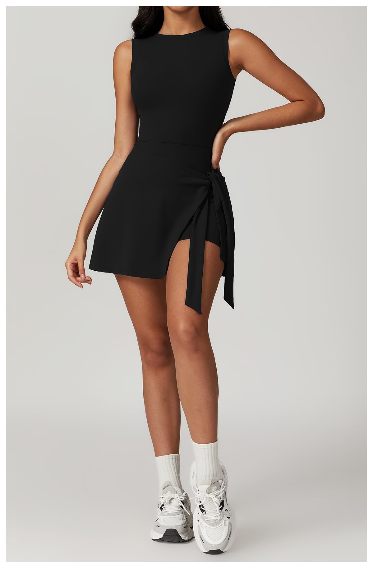 ABEHIK Robe de tennis pour femme, jupe enveloppante, short intégré, sans manches, barboteuse athlétique, robe d'été à nouer sur le devant