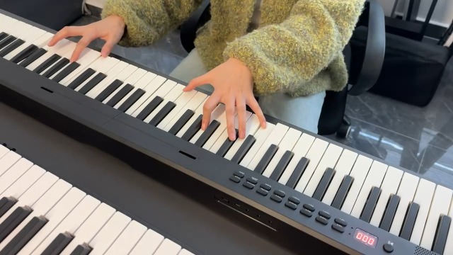 Amazon | 電子ピアノ 88キー 折りたたみ セミウェイト 人気 初心者