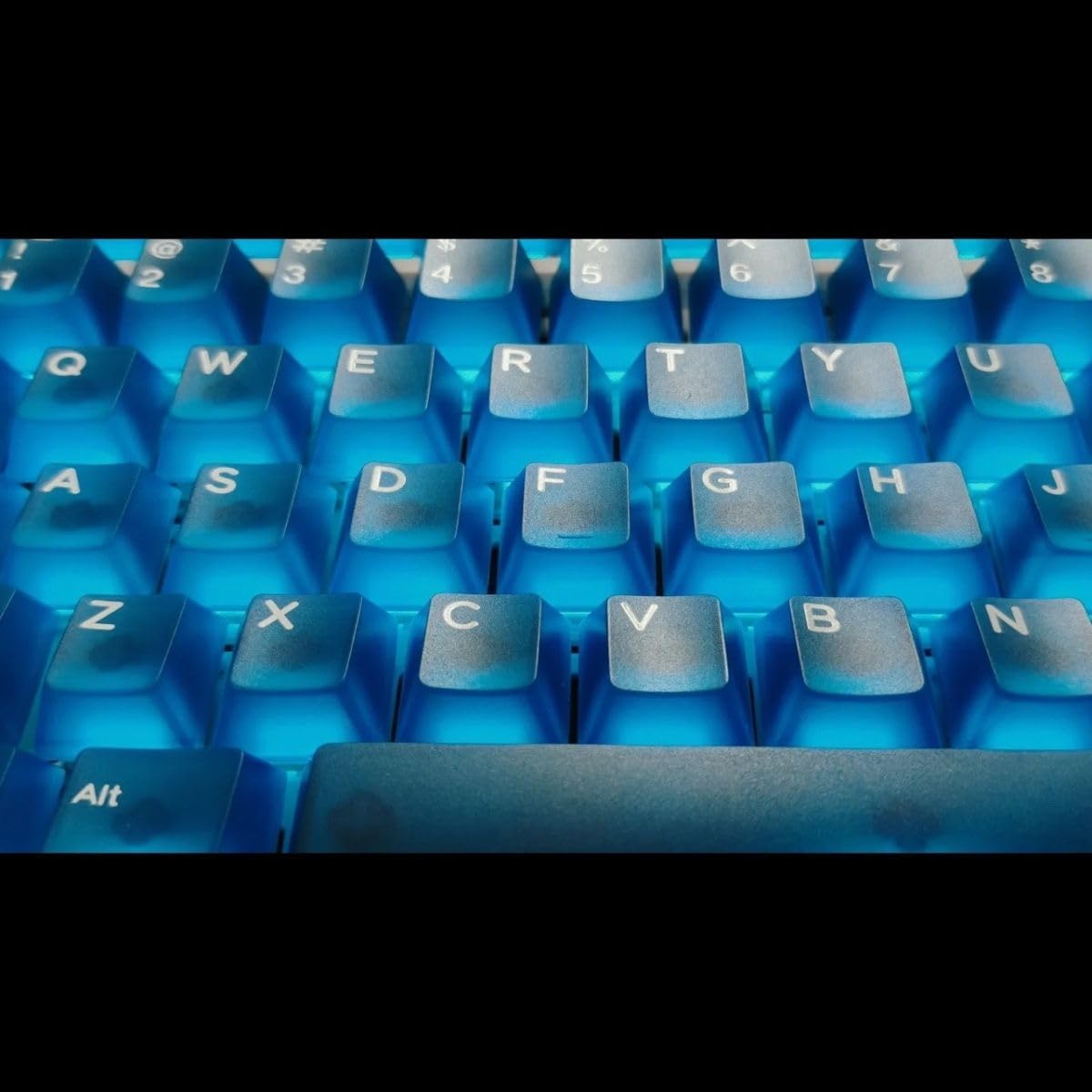 132 Keys Jelly Keycaps PC Matte Transpsarent Keycaps Set Fit for 61/64/87/104/108 Cherry Mx Switches Mechanical Keyboard (Blue)