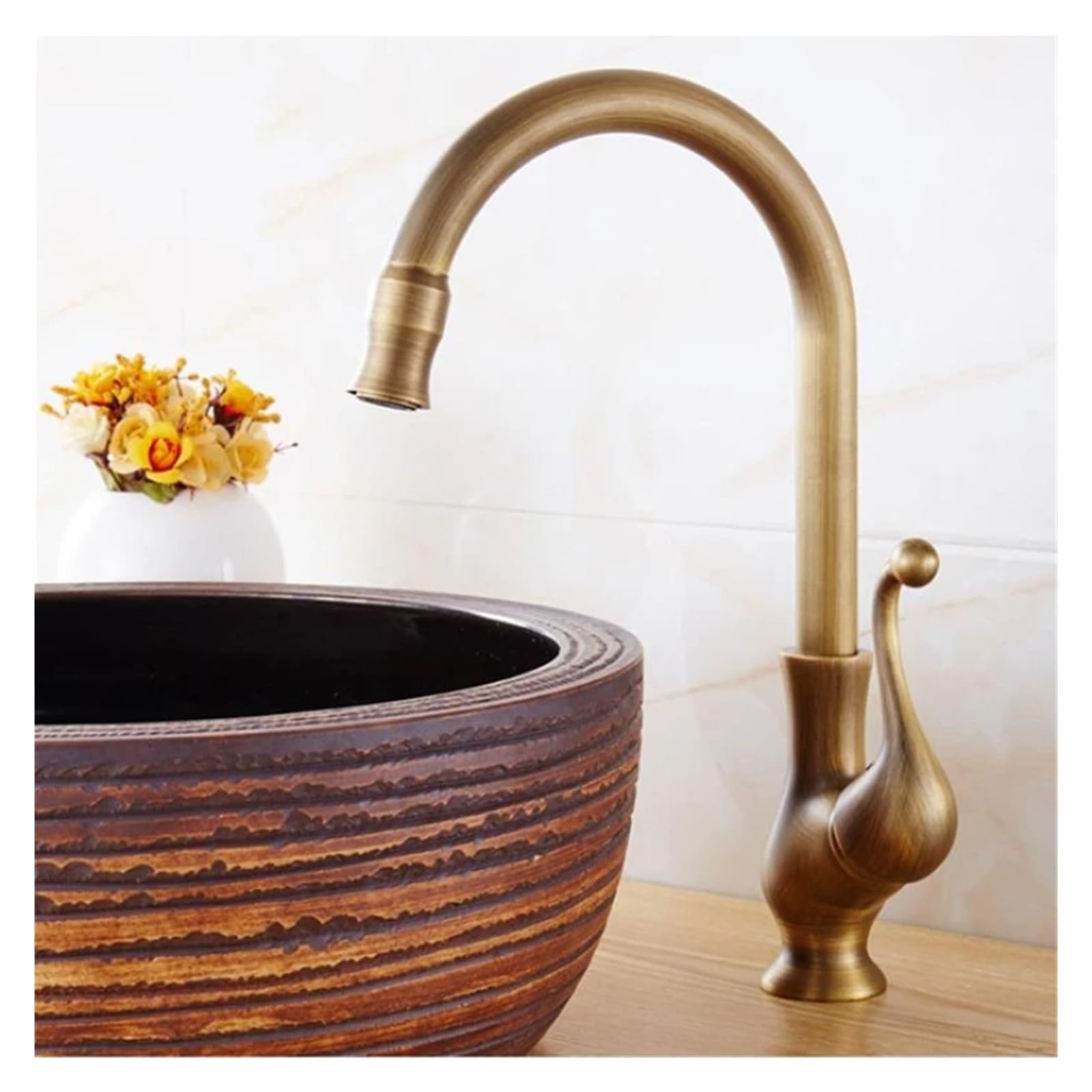 Mitigeur de cuisine monobloc en laiton avec levier unique eau chaude froide