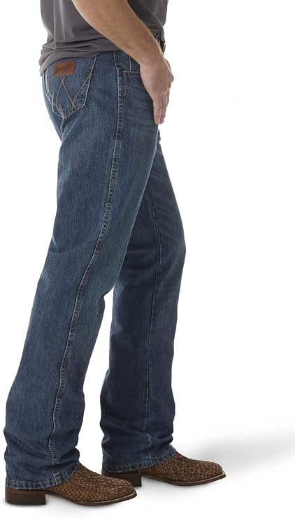 Wrangler Men's Retro Relaxed Fit Boot Cut Jean