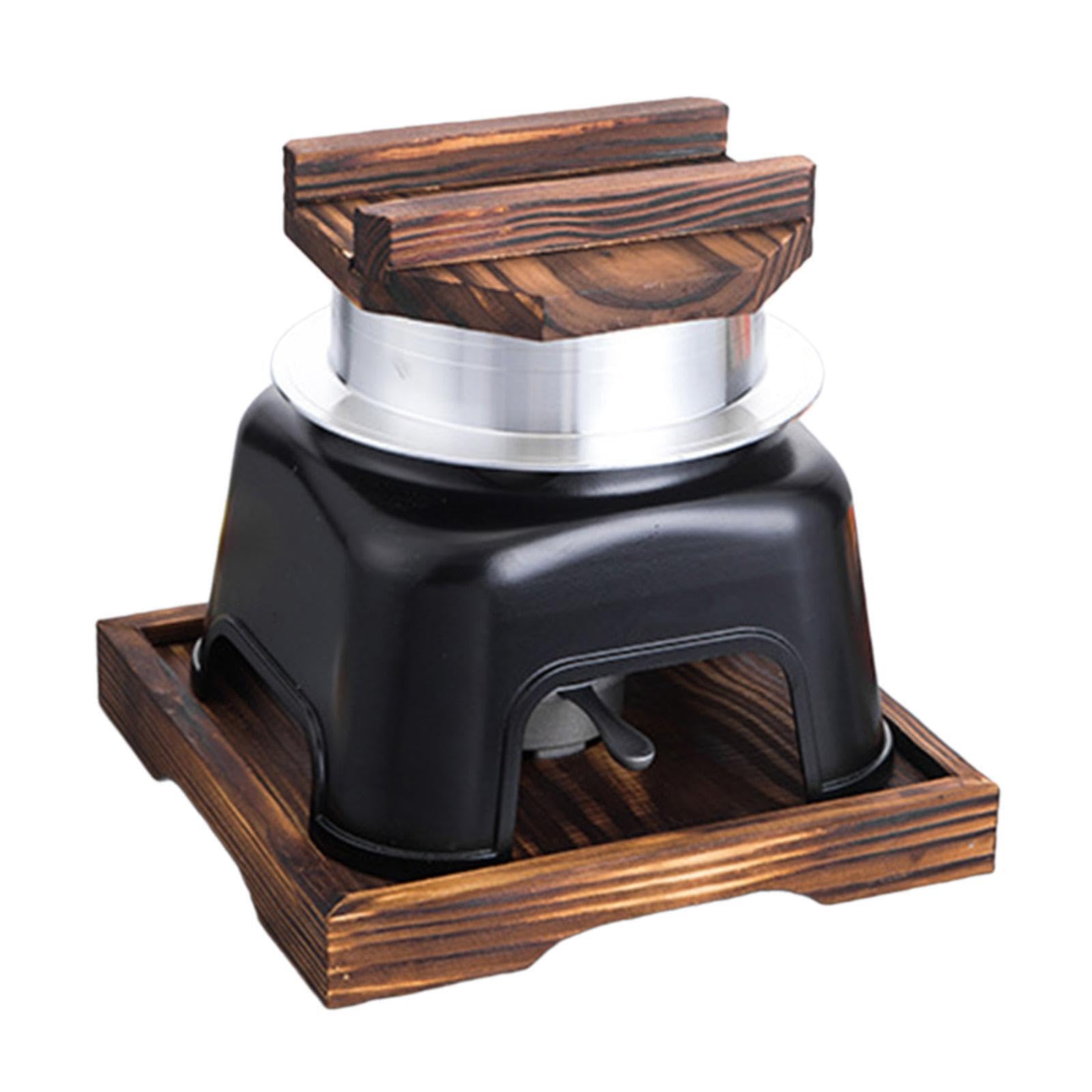 Set cuociriso giapponese, isolato, coperchio e vassoio in legno