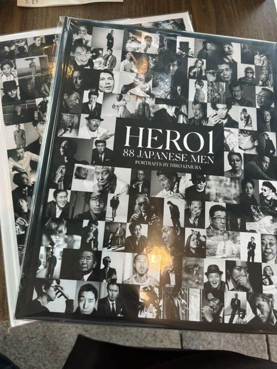 Amazon.co.jp: HIRO KIMURA 写真展HERO1 HERO2 セット販売 : 家電＆カメラ