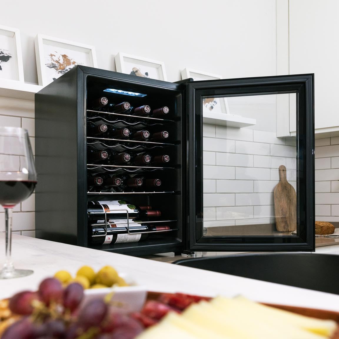Cecotec Bolero GrandSommelier 2050 Black Getränkekühlschrank 24 Flaschen Kompressor 5-18°C leise vibrationsfrei